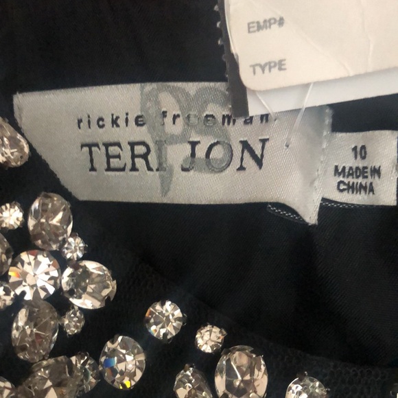 NWT Teri Jon 100% silk gown - Picture 6 of 11